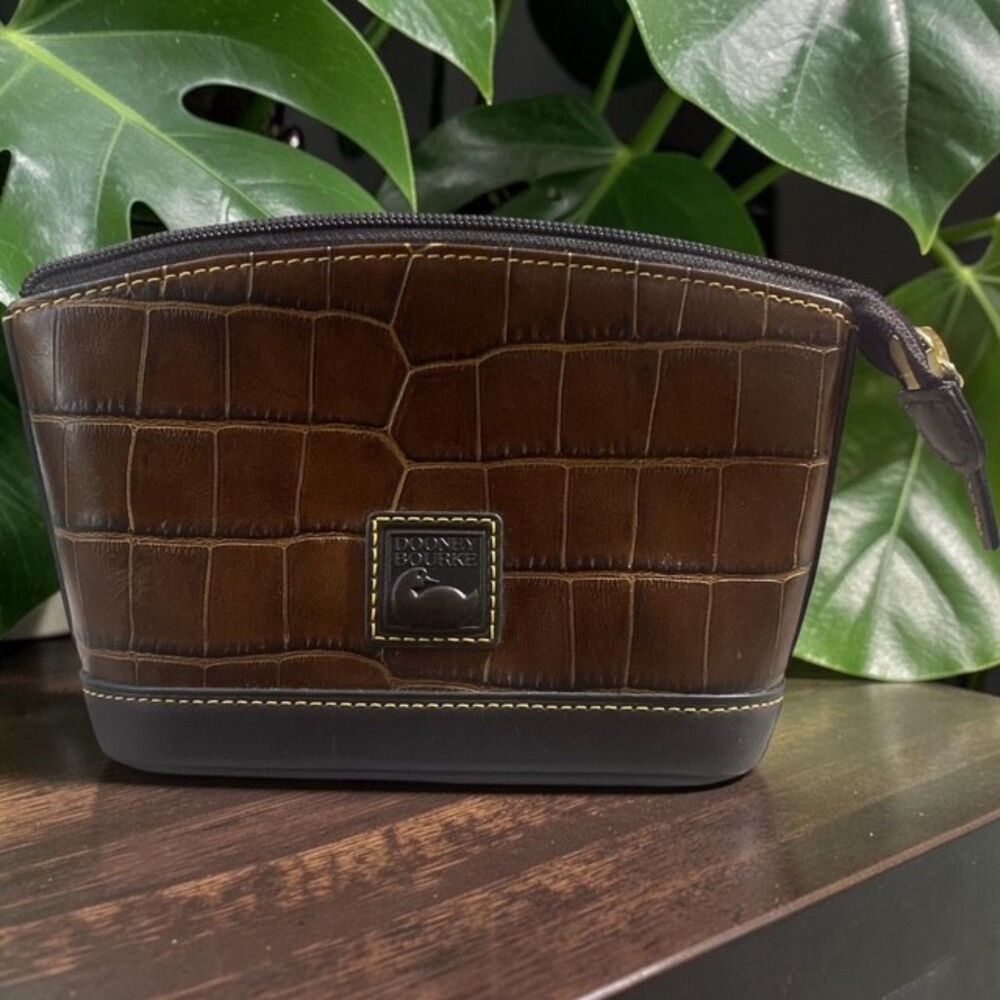 Vintage Dooney & Bourke Croc-Embossed Leather Cosmetic Bag in dark brown EUC - Picture 1 of 3